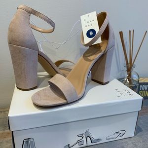 Blush heels. Size 9. NWT